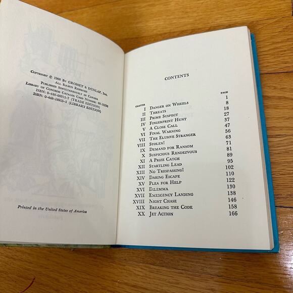 The Hardy Boys 15 The Sinister Signpost by Franklin W. Dixon Book 1968 - Picture 6 of 11